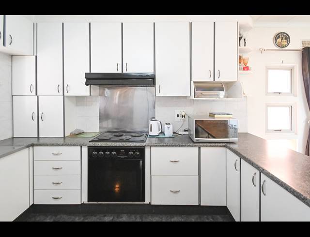 4 BEDROOM HOUSE FOR SALE IN RESERVOIR HILLS